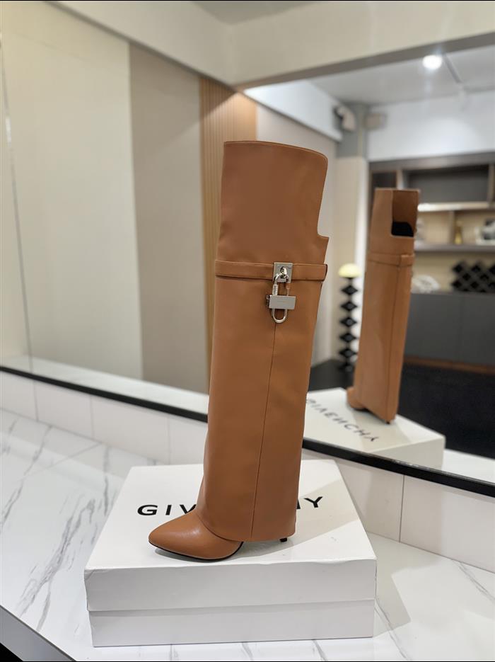 20251128174450229 590